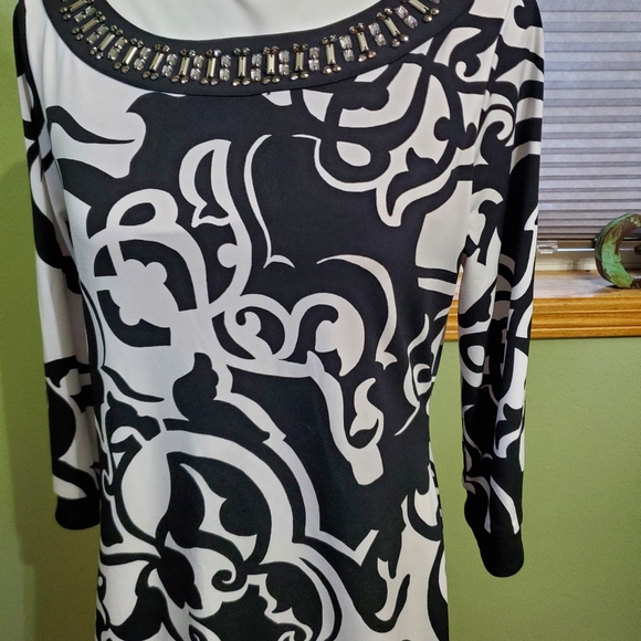 White House Black Market medium dress. - Picture 2 of 8